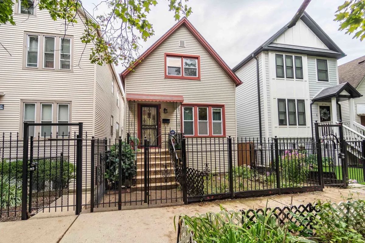 2733 N Artesian AVE, Chicago, IL 60647