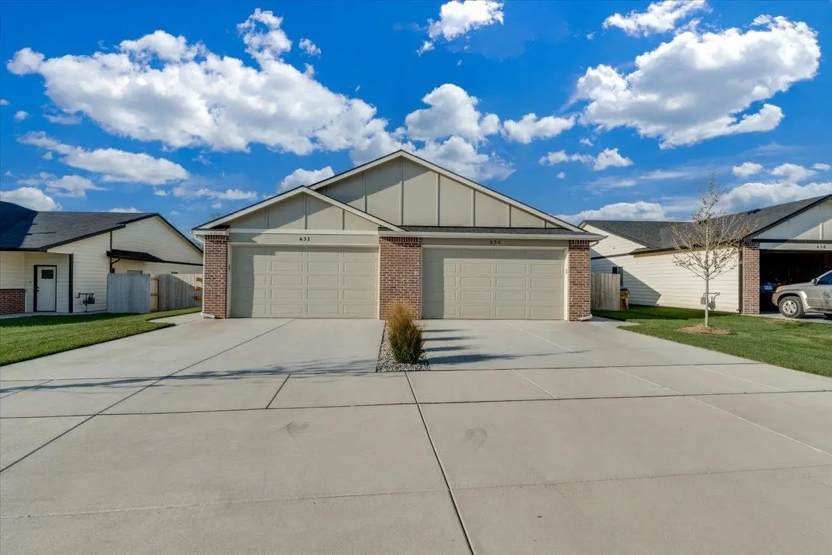 432 Briarbrook Ln, Park City, KS 67147