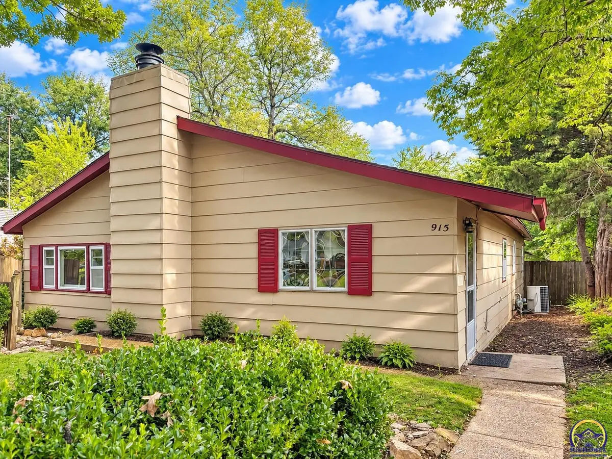 915 Lincoln ST, Emporia, KS 66801
