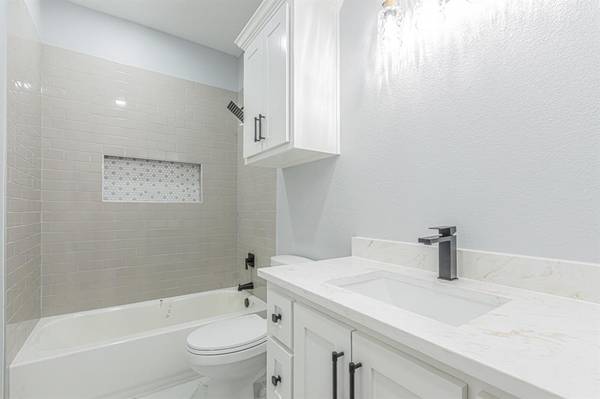 109 Gordons Circle, Runaway Bay, TX 76426