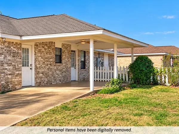 111 Larabie CV, Giddings, TX 78942