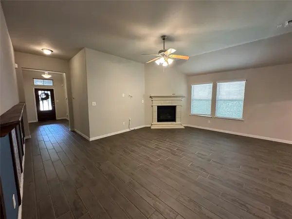 179 Blushing DR, Buda, TX 78610