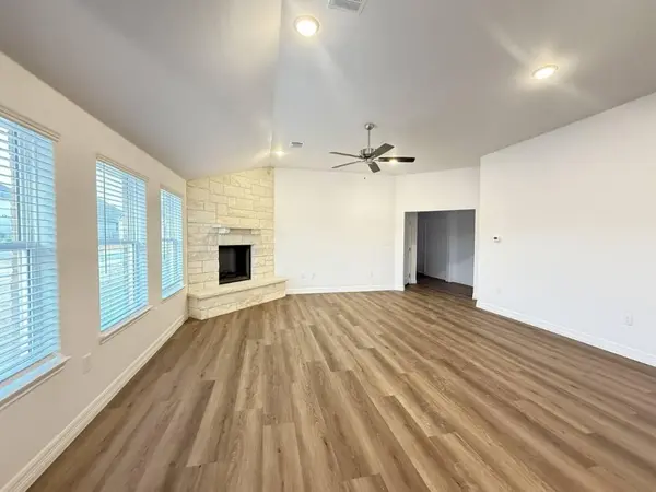 5242 Lassen LN, Belton, TX 76513