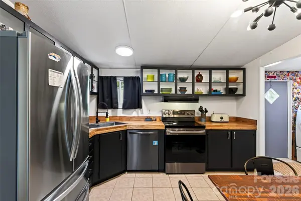 1000 Halewood RD, Marshall, NC 28753