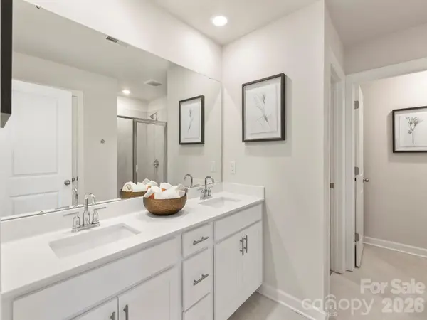 12644 Russellwood LN, Charlotte, NC 28213