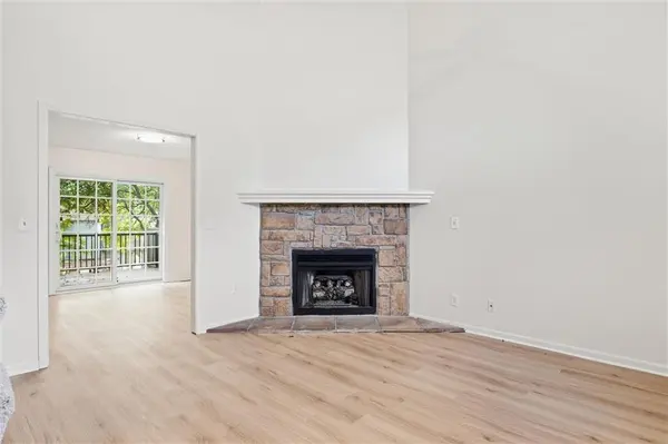 11605 W 113th ST, Overland Park, KS 66210