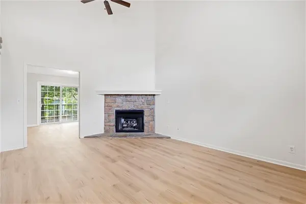 11605 W 113th ST, Overland Park, KS 66210