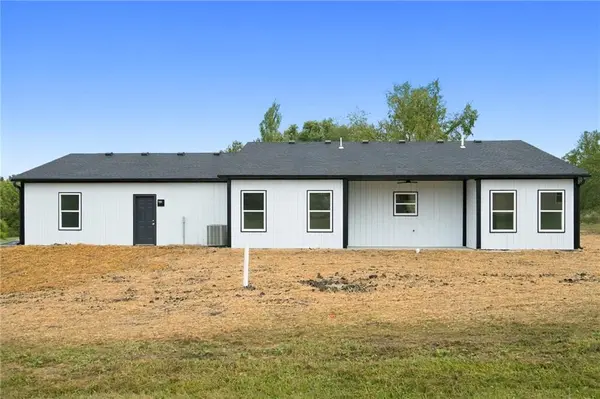 1845 Lafayette DR, Odessa, MO 64076