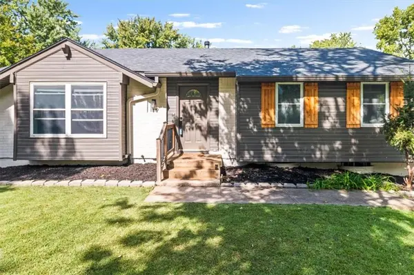 1109 Kingsridge CT, Blue Springs, MO 64015