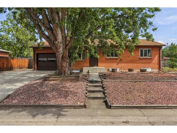 6704 Nelson, Arvada, CO 80004