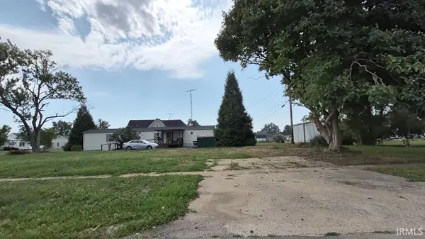 490 NE 10th ST, Linton, IN 47441