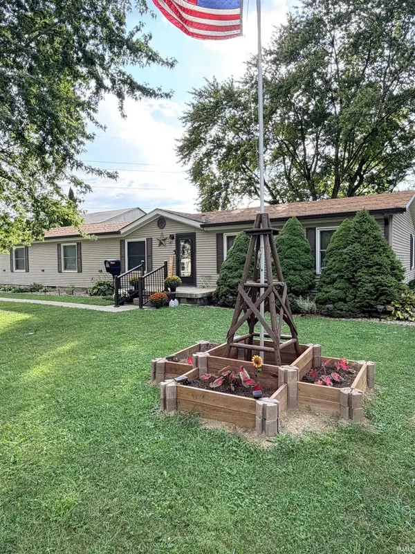624 N 11th ST, Elwood, IN 46036