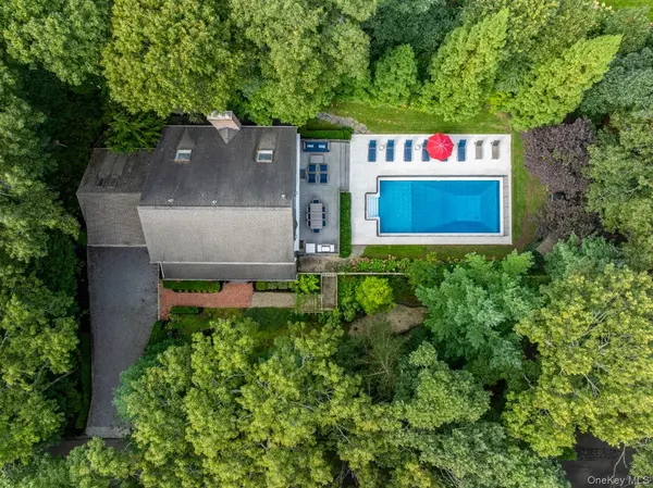 37 Barnes AVE, East Hampton, NY 11937