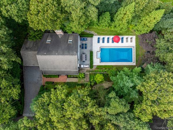 37 Barnes AVE, East Hampton, NY 11937