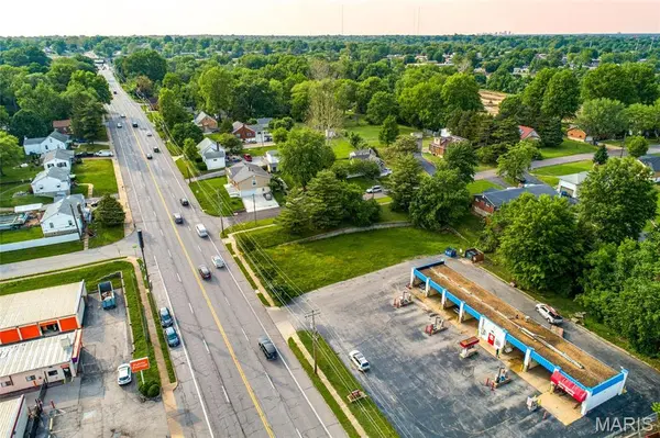 3947 Reavis Barracks RD, St Louis, MO 63125