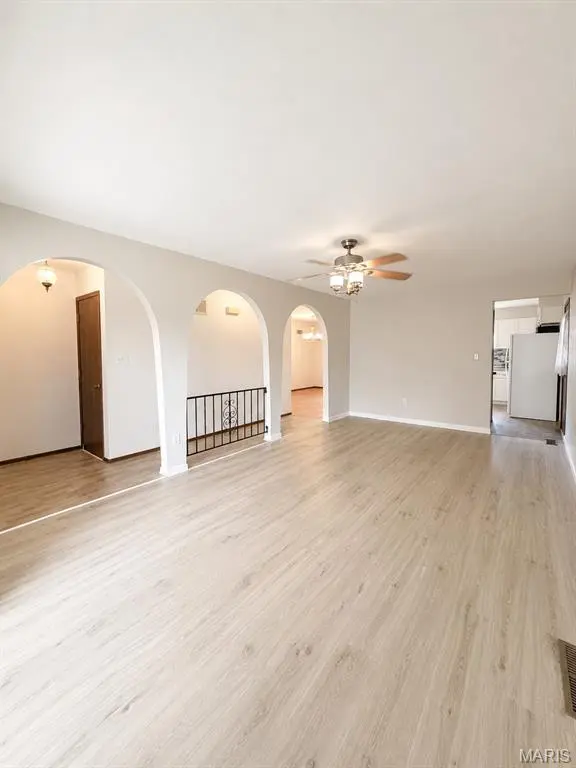 745 Woodrun DR, Ballwin, MO 63021