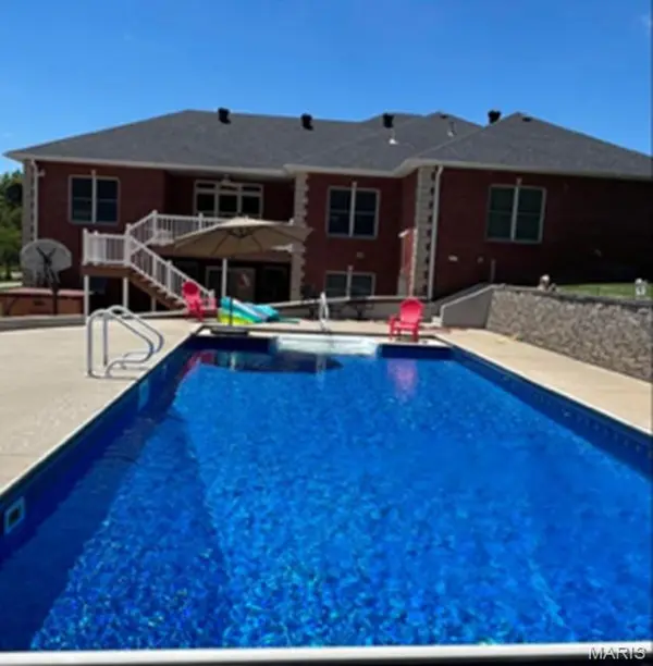 1917 Hunters Haven DR, Lohman, MO 65053
