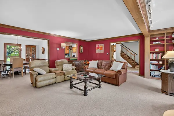 624 Virginia CT, Naperville, IL 60540