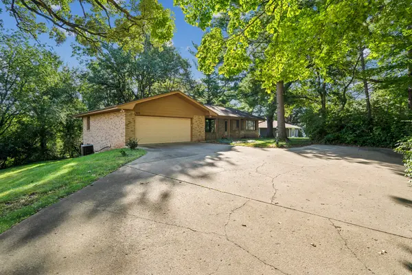 333 N 10th ST, Clinton, IA 52732