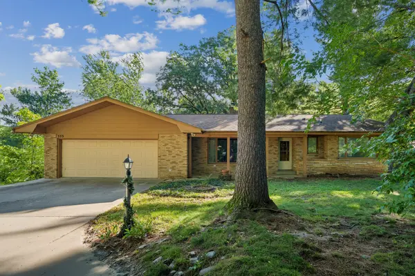 333 N 10th ST, Clinton, IA 52732