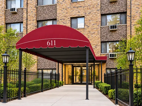 611 W Patterson AVE #216, Chicago, IL 60613