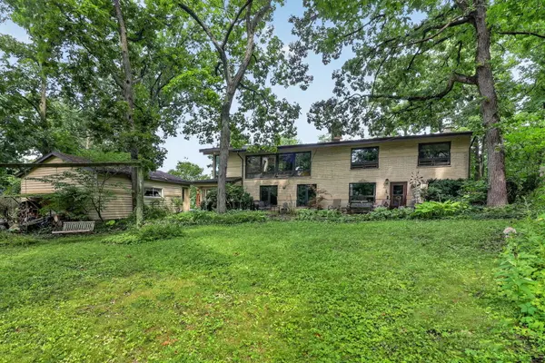 3700 Douglas RD, Downers Grove, IL 60515