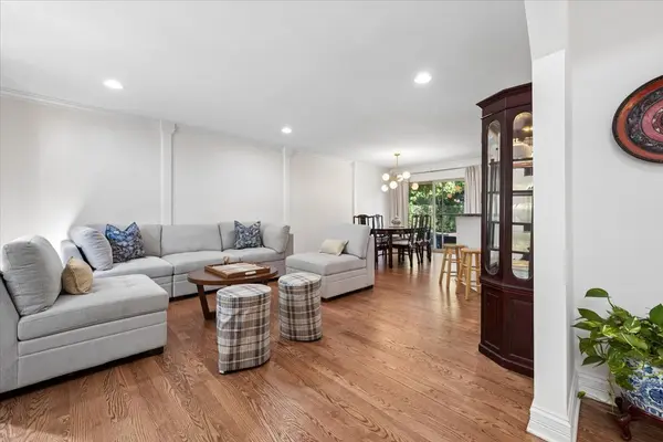 226 SUNSET DR, Wilmette, IL 60091