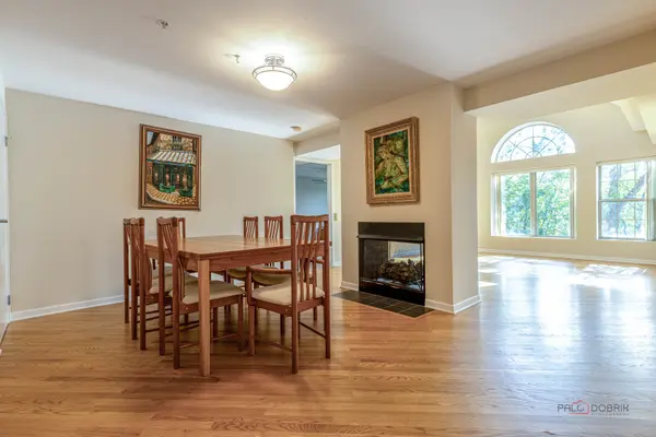 1625 Glenview RD #306, Glenview, IL 60025