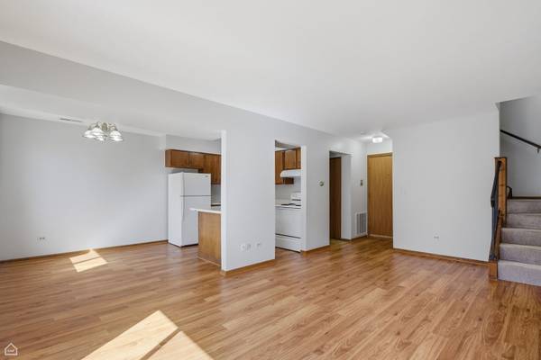 187 Uteg ST #206B, Crystal Lake, IL 60014