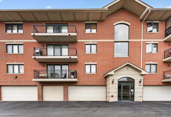 6850 W Winding TRL #306, Oak Forest, IL 60452