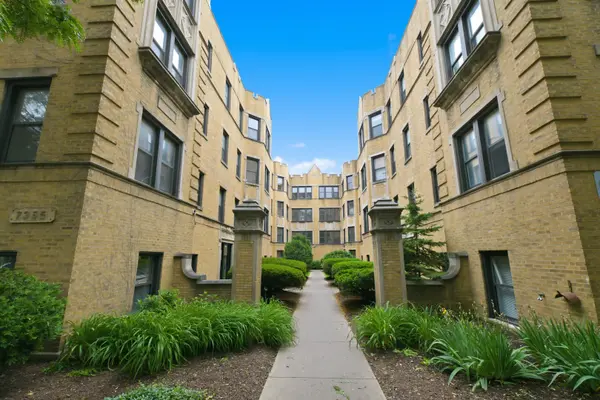 7351 N Damen AVE #14, Chicago, IL 60645