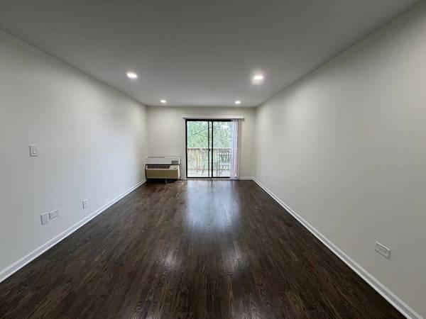 716 Prescott DR #302, Roselle, IL 60172