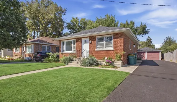 9 Ridge RD, Lemont, IL 60439