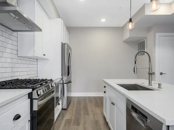 261 WASHINGTON BLVD #305, Oak Park, IL 60304