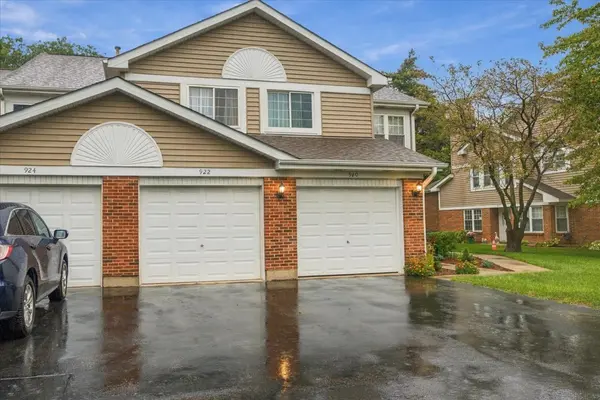 922 W Happfield DR, Arlington Heights, IL 60004