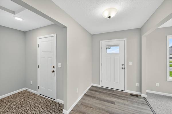 915 Yellowcrest ST SW, Delano, MN 55328