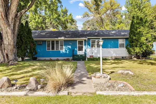 208 Mickey Mouse AVE S, Horace, ND 58047