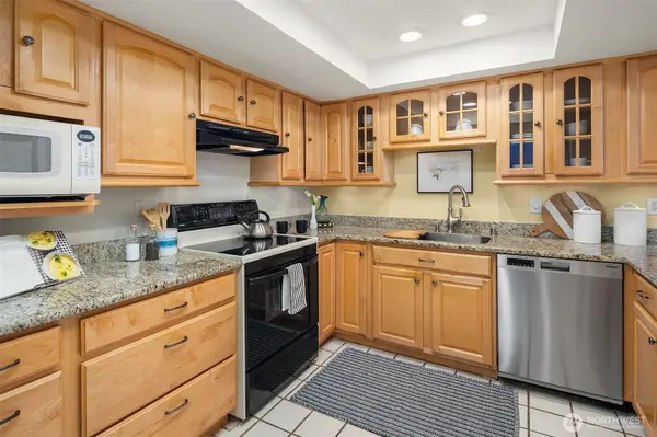 10907 NE 41st DR, Kirkland, WA 98033