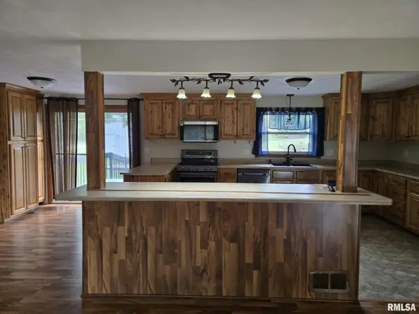 16618 E MOHAWK DR, Cuba, IL 61427