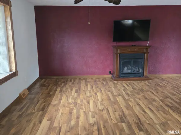 16618 E MOHAWK DR, Cuba, IL 61427