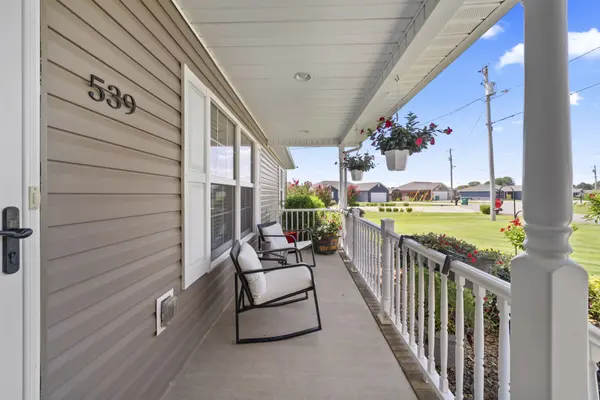 539 Strawberry Dr, Winchester, TN 37398