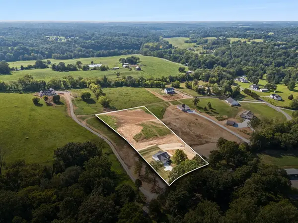 7982 Gideon Rd, Greenbrier, TN 37073