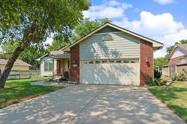 804 E Rivera Dr,  Mulvane,  KS 67110