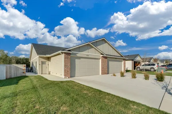 432 Briarbrook Ln, Park City, KS 67147