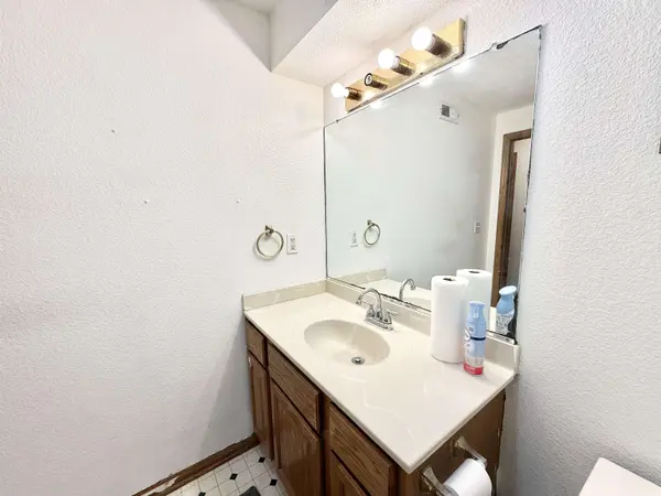 1831 S Brandon St, Wichita, KS 67207