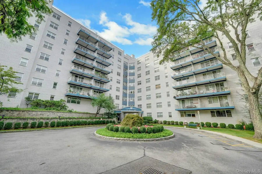 499 N Broadway #6B, White Plains, NY 10603