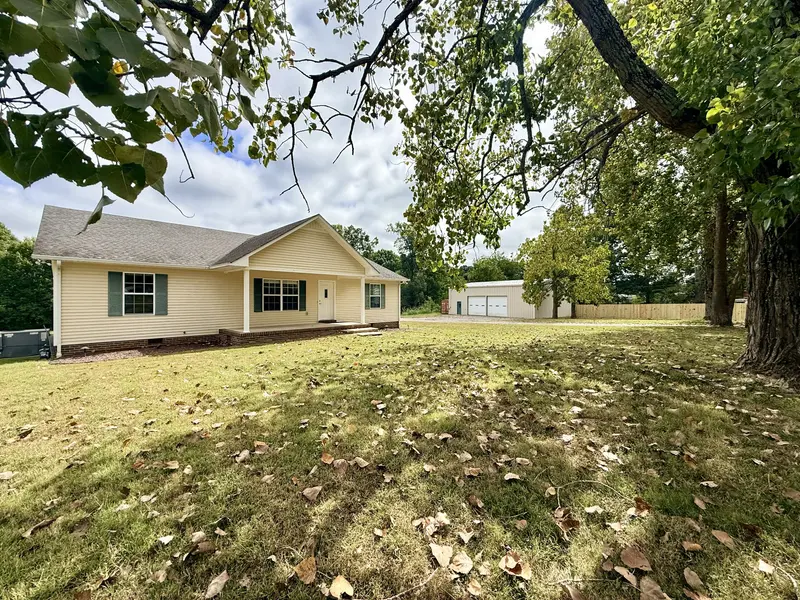 1235 Yell Rd, Lewisburg, TN 37091