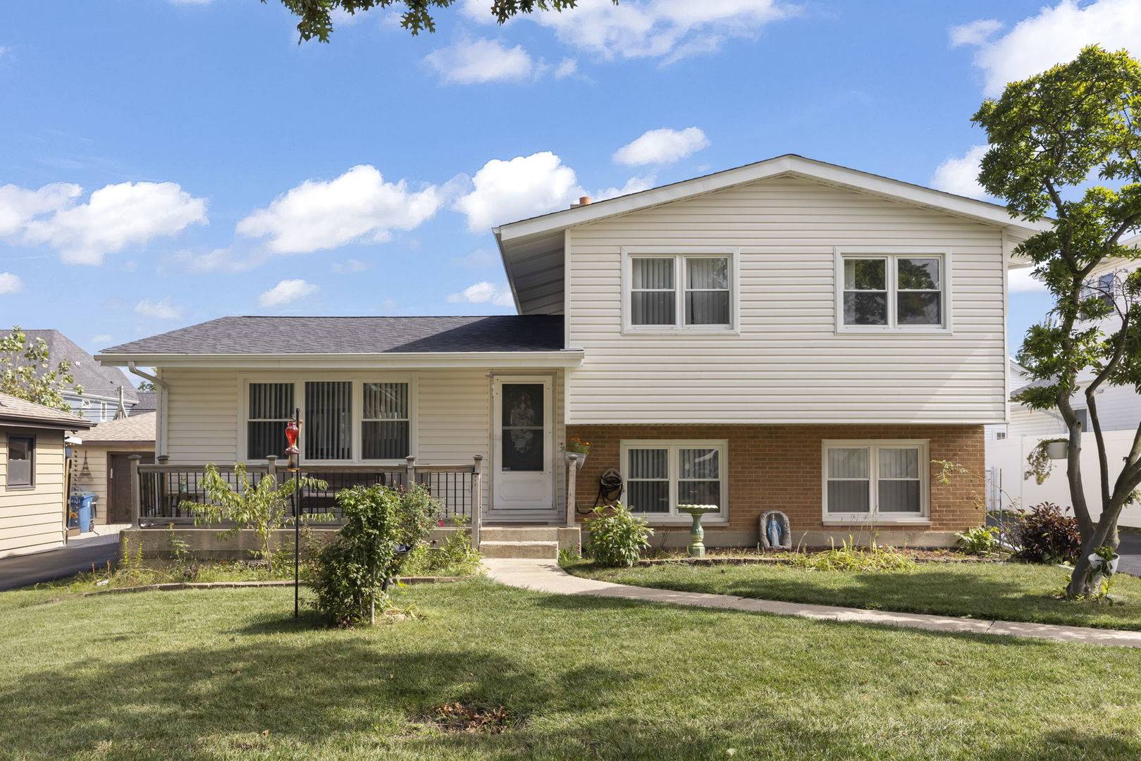 639 N Indiana ST, Elmhurst, IL 60126