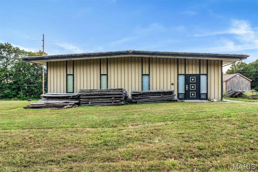 3010 Sherri LN, Imperial, MO 63052