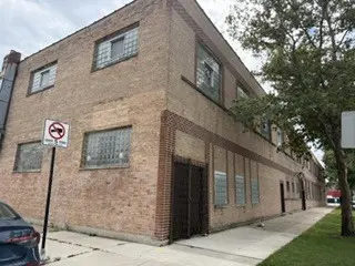3260 W Grand AVE, Chicago, IL 60651